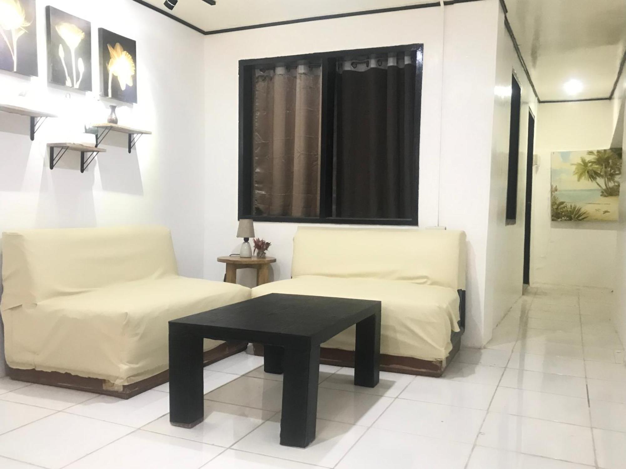 Central Hub Homestay Puerto Princesa Exterior foto