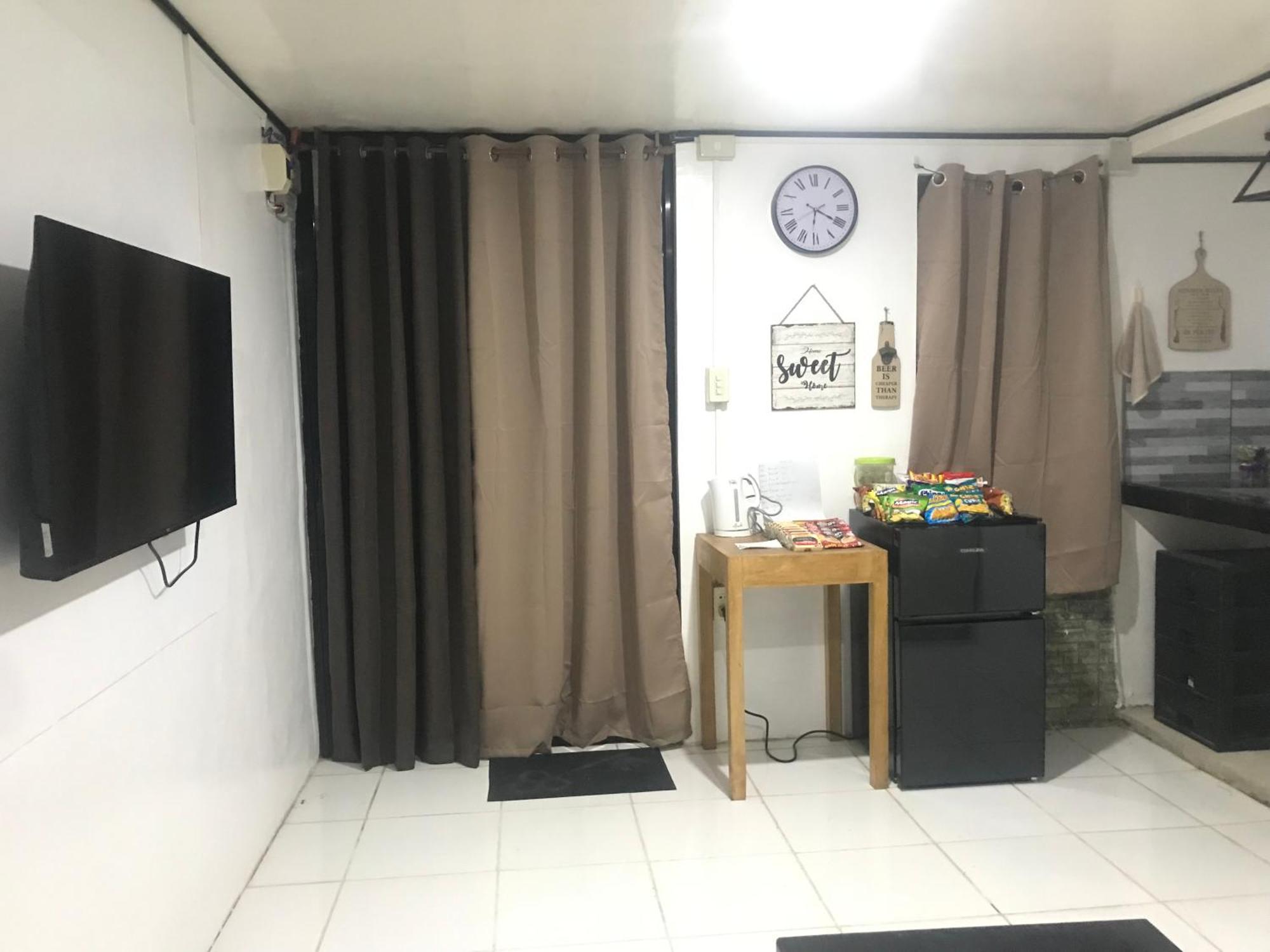 Central Hub Homestay Puerto Princesa Exterior foto